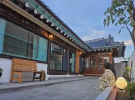 Exclusive House Hanok Stay 'Soo Hanok'