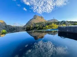 Heated Private Ozone Salt Pool, Jacuzzi, Cinema Inside & Outside, Ping Pong, Billiard, Ps5, Playground, Giant Chess, Giant Monopoly, Table Football, 3x Surround Sound - Villa Rokka Luxe