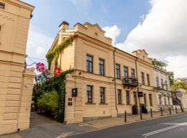 布罗哇佩拉公寓 - 佩拉啤酒厂，位于卢布林的公寓式酒店
