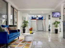 Baileys Parkside Motel by VetroBlu