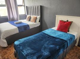 Ezcel accommodation，位于开普敦的旅馆