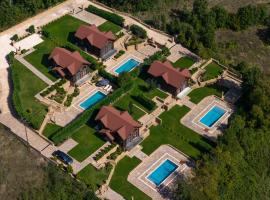 Evritos Villas & Suites with pool，位于卡尔派尼西翁的酒店