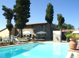 Attractive Holiday Home in Montecarelli with Pool，位于Montecarelli的酒店