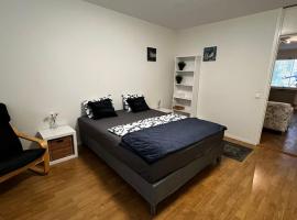 Cozy Home Stay in Kungsängen-Read Host info，位于斯德哥尔摩的民宿
