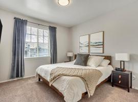 Quiet Apartment Central to Davis County，位于Clearfield的酒店