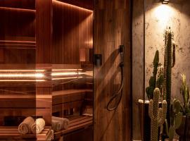 OBERŻA POD RÓŻĄ restauracja, sauny, jacuzzi，位于新塔尔格的酒店