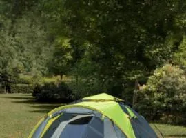 Wildkamp Resort Zelten in der freien Natur ( Wiese Wald )