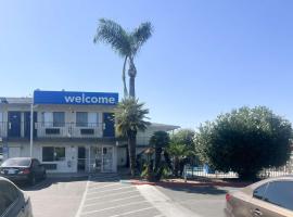 图莱里6号汽车旅馆，位于图莱里Visalia Municipal Airport - VIS附近的酒店