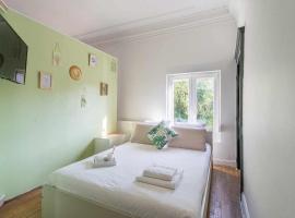 Chambre 30m - Salon privé - 2TV - Wifi，位于沃伊皮的酒店