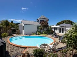 Pool House - One Bedroom Self Contained Unit