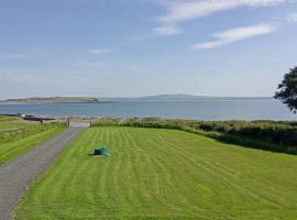 Baywatch, Shannon River View，位于Clarecastle的度假屋