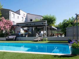 Hôtel Restaurant Le Clos Charmant，位于瓦隆蓬达克的酒店