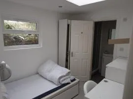 The Old Guest House, Norbury Avenue
