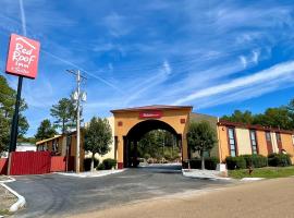 Red Roof Inn and Suites，位于里奇兰的酒店