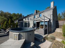 Słoneczny Chełm - Apartamenty w górach, Prywatna sauna jacuzzi balia w cenie, Spa, Grill, Stok narciarski Myślenice, Ścieżki rowerowe, Rzeka Raba, Widok na Tatry，位于梅希莱尼采的酒店