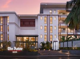 The Astor - All Suites Hotel Candolim Goa，位于坎多林的带停车场的酒店