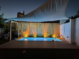 Iris pool House，位于科林斯的酒店