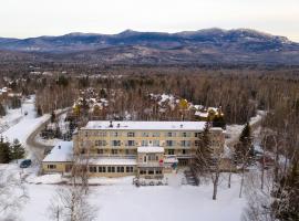 Sugarloaf Inn，位于Carrabassett苏家露付山附近的酒店