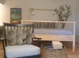 סוויטה על שביל הים