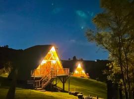 Glamping La Herradura，位于圣罗莎德卡瓦尔的豪华帐篷营地