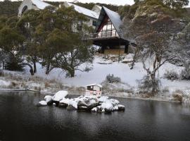 姆恩巴滑雪山林小屋，位于斯瑞德伯的木屋