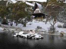 姆恩巴滑雪山林小屋