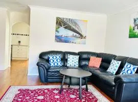 Quiet family Townhouse in Wollongong CBD