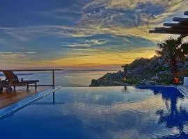 Opulant Mykonos Villa - 5 Bedrooms - Stunning Sea Views to Tinos - Villa Kastro Aside