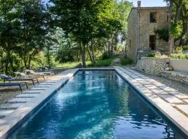 Les Cabanes Contemporary house with heated swimming pool