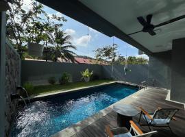 Malibu Langkawi Private Pool Villa，位于珍南海滩的带按摩浴缸的酒店
