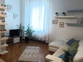 Loving My Rooms 2 - delizioso appartamento in centro，位于戈里齐亚的酒店