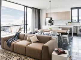 8010 Urban Living- Luxury Home Experience，位于波哥大Atlantis Shopping Mall附近的酒店