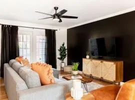 Stylish Downtown Nashville Condo with Patio & Free Parking