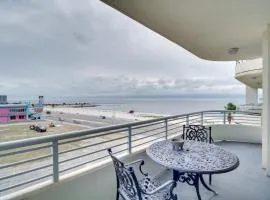 Beachfront Biloxi Condo Balcony and Community Perks