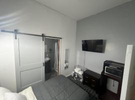 Luxury Suites Boutique Hotel and Lounge，位于奥利安的酒店