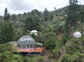 Glamping El Edén Guasca Cundinamarca，位于瓜斯卡的山林小屋