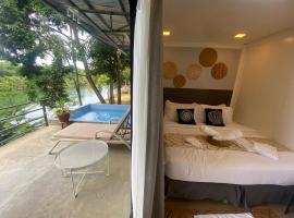 Caliraya Mountain Lake Resort，位于Cavinti的酒店