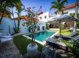 Villa RAE - SEMINYAK - LEGIAN Luxury 3 Bedroom 3 Bathroom Villa - Great Location