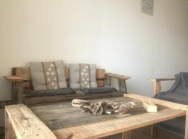 T2 superbe vue Mer / Sauna IR / détente wood zen，位于圣贝努瓦的酒店