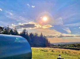 Forth Mountain Glamping，位于Ballintlea的豪华帐篷营地