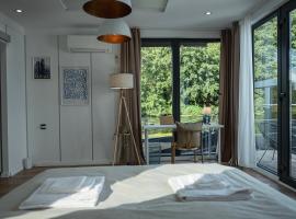 80qm privates Hausboot in Hamburg-Mitte，位于汉堡的船屋