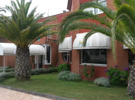 Hotel Casa Fernando II，位于Rellayo的酒店