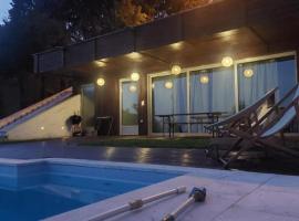 ZAGREB HOUSE MEDVEŠČINA/WITH POOL，位于萨格勒布的酒店