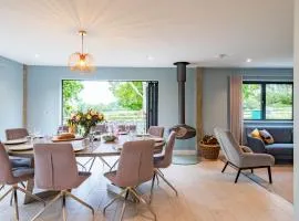 Old Harrow Barn by Bloom Stays