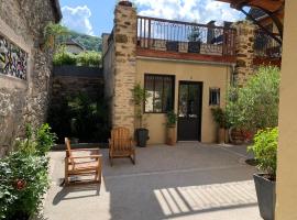 Le Patio - Vallée d'Aspe，位于Bedous的酒店
