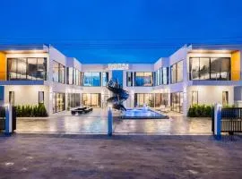 Boss PoolVilla Pattaya Bang Saray Beach 1 km