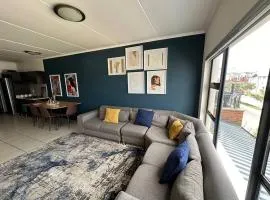 Modern 2 BR apartment in JHB