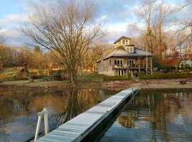 Waterfront Home on Bantam Lake with Private Beach，位于Morris的酒店