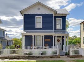 Cozy Virginia Home in Lynchburg Historic District!，位于林奇堡的酒店