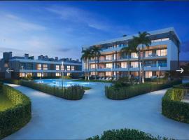 Jacuzzi Penthouse appartement Santa Rosalia Lake & Life Resort Murcia Golf，位于洛斯阿尔卡萨雷斯的度假村